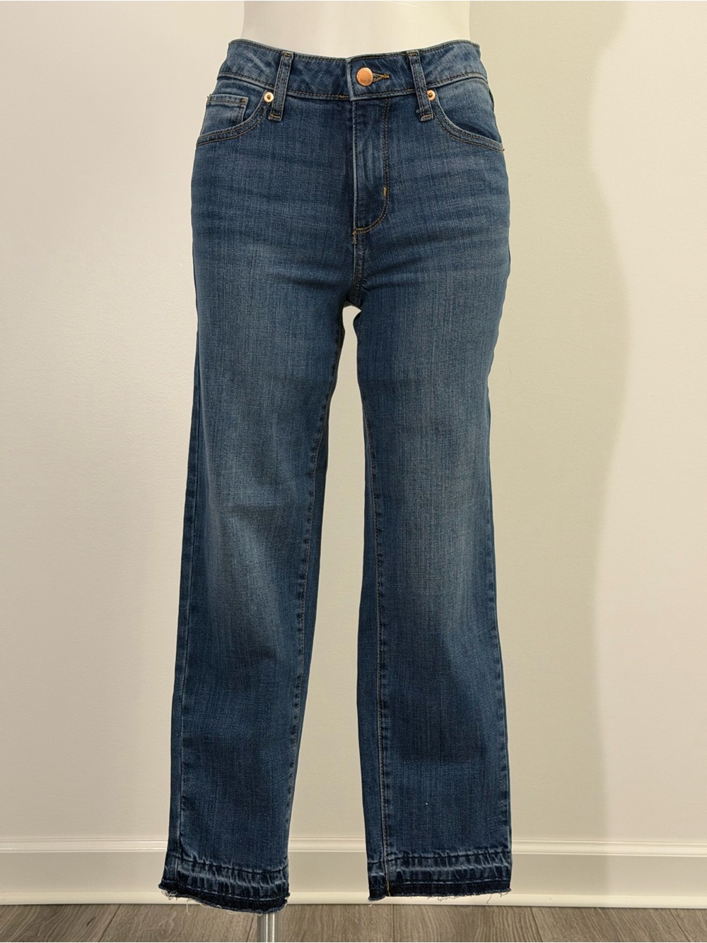 Mid-Rise Straight Leg Women's Jeans in Blue